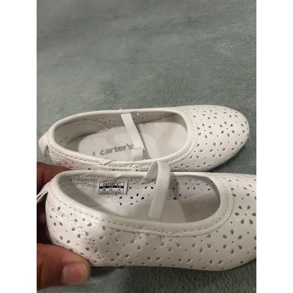 Carter’s Toddler Girls White Perforated Mary Jane Flats Size 7M